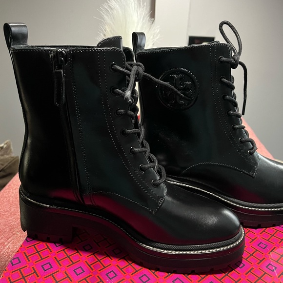 Tory Burch perfect black lug sole bootie - Picture 4 of 9